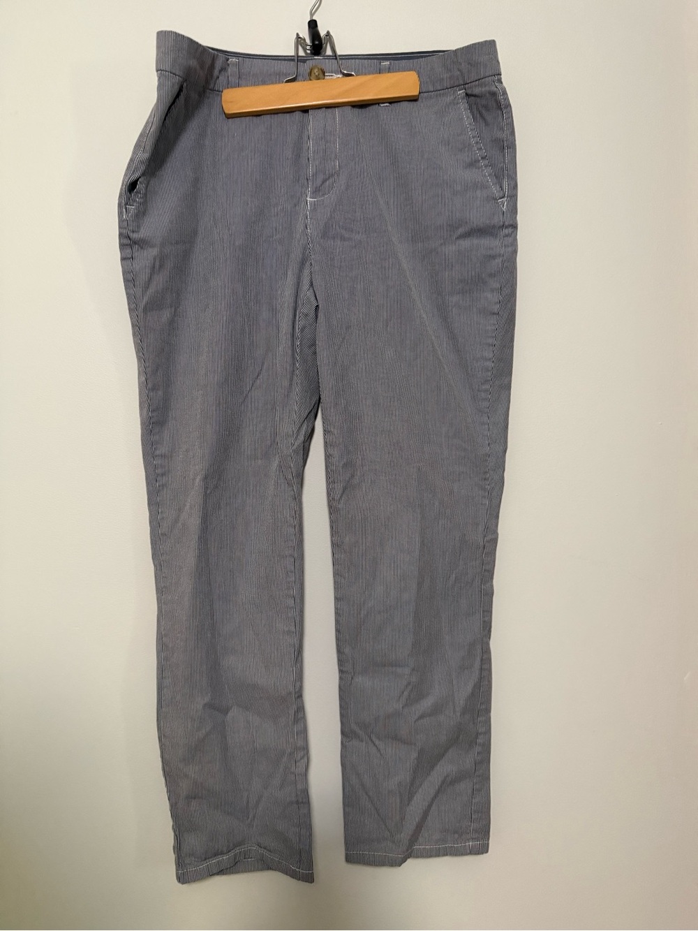 Tommy Hilfiger Women’s blue/white striped straight leg Chinos